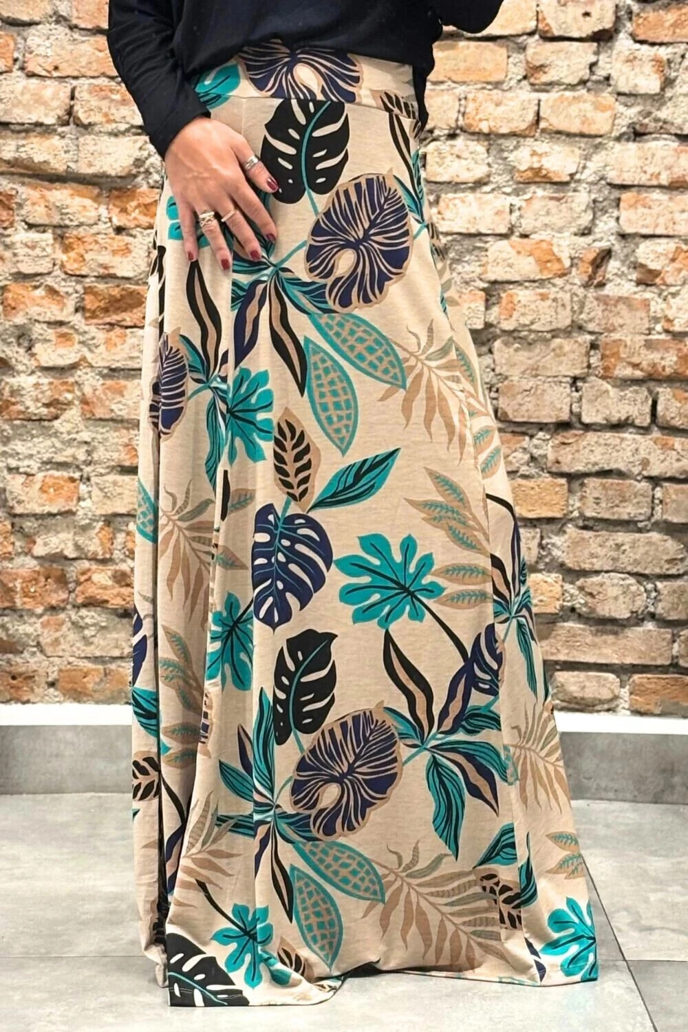 Saia Longa Com Recortes Estampada