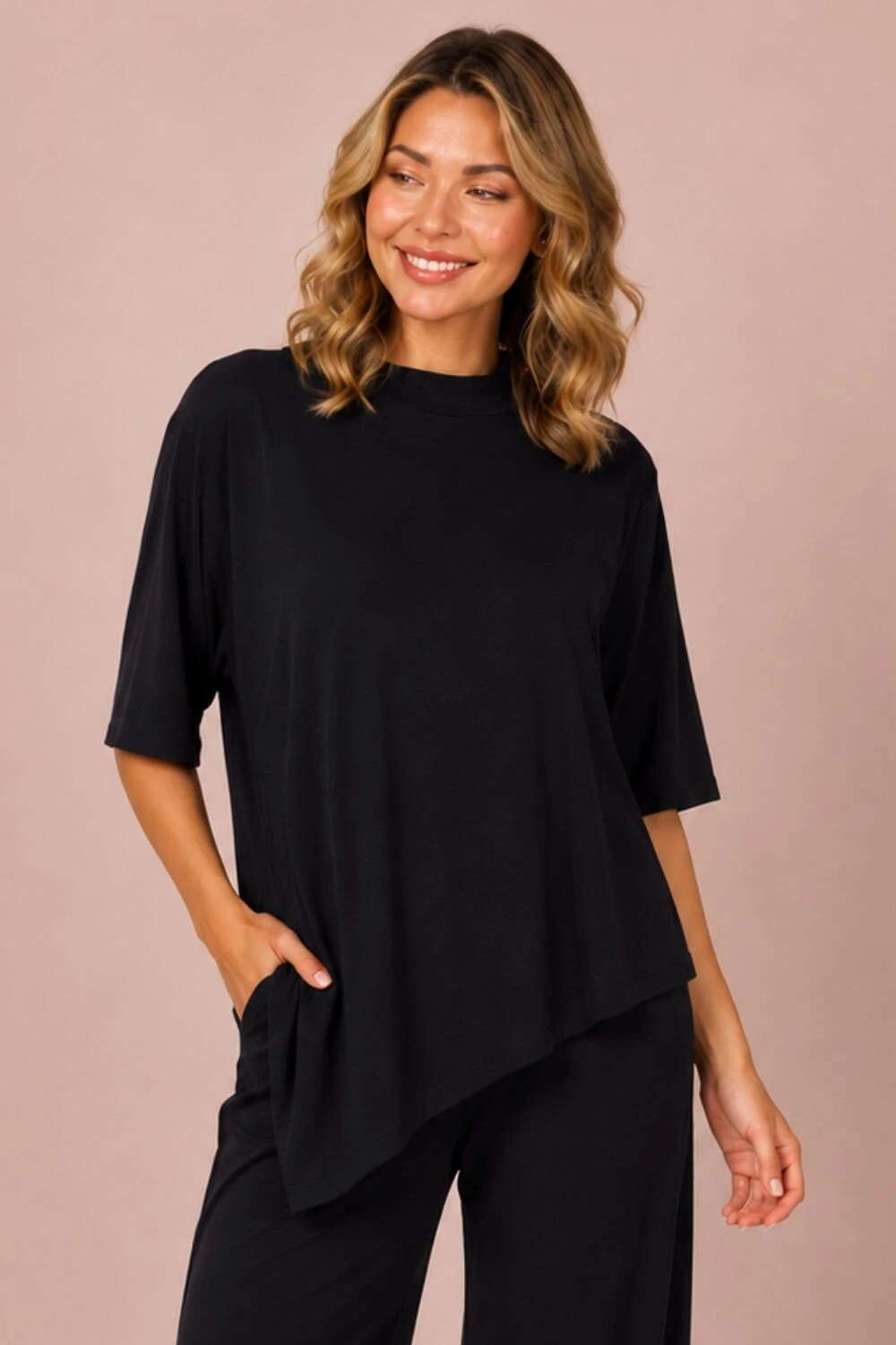 FotoBlusa Livia com golinha assimétrica em malha