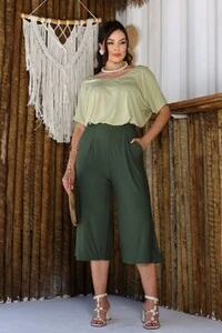 Blusa Decote V Frente e Costas Lisa