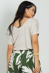 Blusa Decote V Frente e Costas