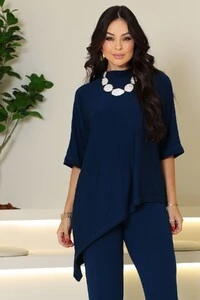 Blusa Livia com golinha assimétrica em malha