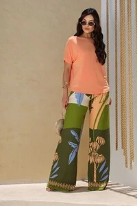 Blusa Decote Canoa Lisa