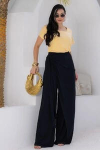 Calça com Sobreposição Solare em malha