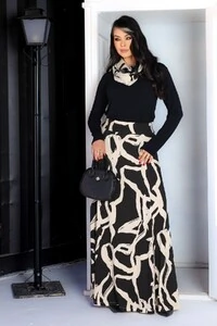 Saia Longa Com Recortes Estampada