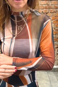 Blusa em Tule com manga longa