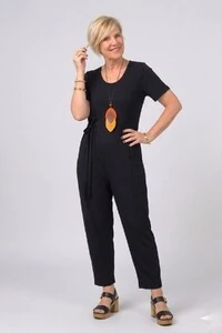 Macacão Encanto com amarração lateral em malha