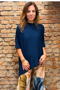 Blusa Livia com golinha assimétrica em malha