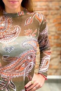 Blusa em Tule com manga longa