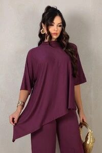 Blusa Livia com golinha assimétrica em malha