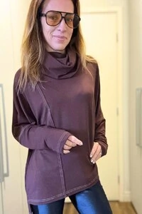 Blusa em Moletinho Gola Alta Louise