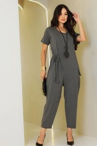 Macacão Encanto com amarração lateral em malha