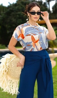 Blusa manga curta em malha crepiada Luar Estampada