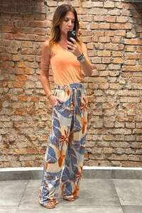 Calça em malha crepiada Olyra com cordão na cintura