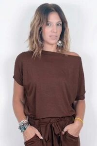 Blusa Decote Canoa Lisa
