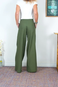 Calça Pantalona Sara em Crepe Soft