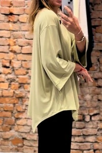 Blusa Assimétrica com bicos em malha Mila