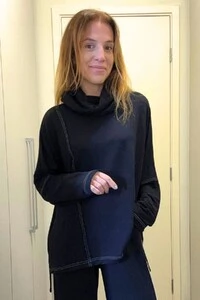 Blusa em Moletinho Gola Alta Louise