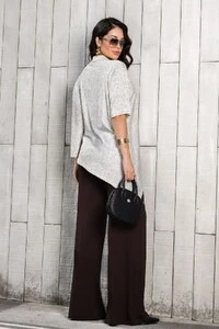 Blusa Livia com golinha assimétrica em malha