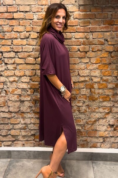 Foto Vestido Gola Alta em Malha Mônaco