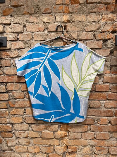 Foto Blusa Decote Canoa Estampada