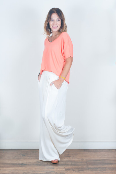 FotoBlusa Decote V Frente e Costas Lisa