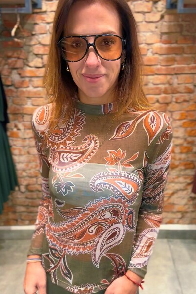 FotoBlusa em Tule com manga longa
