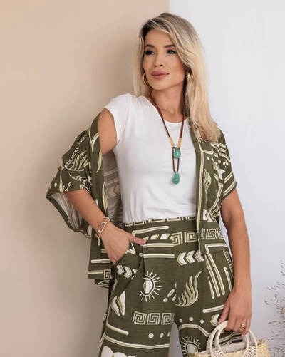 Camisa estampada feminina: Melhores ocasiões e combinações