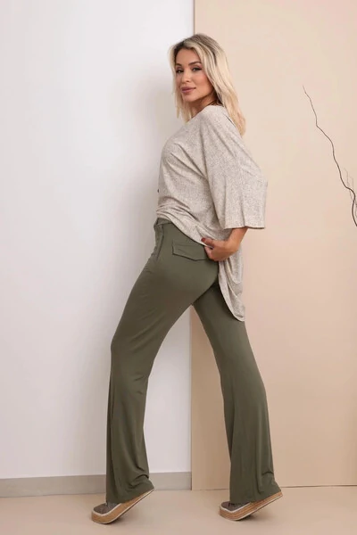 Calça Flare Lisa: Como montar looks com essa peça versátil