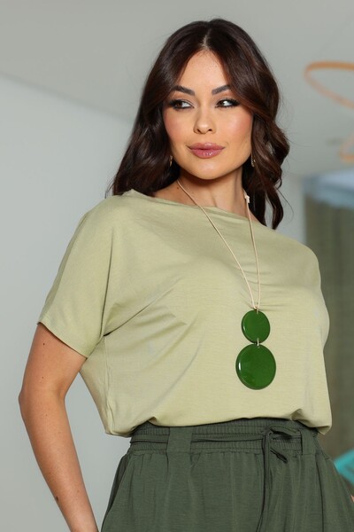Foto Blusa Decote Canoa Lisa