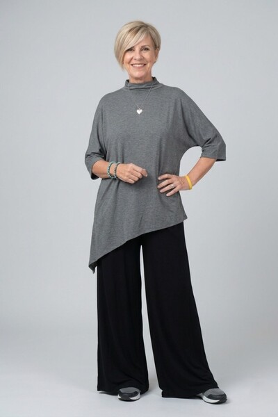 FotoBlusa Livia com golinha assimétrica em malha