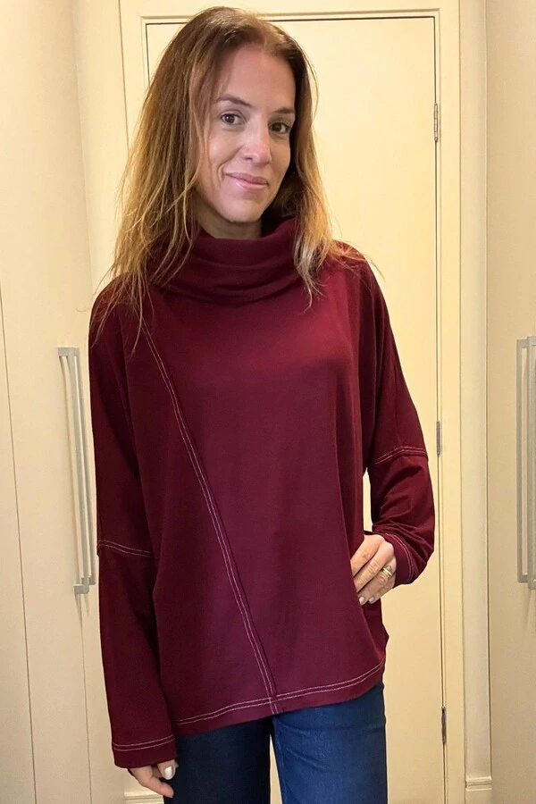 Blusa em Moletinho Gola Alta Louise