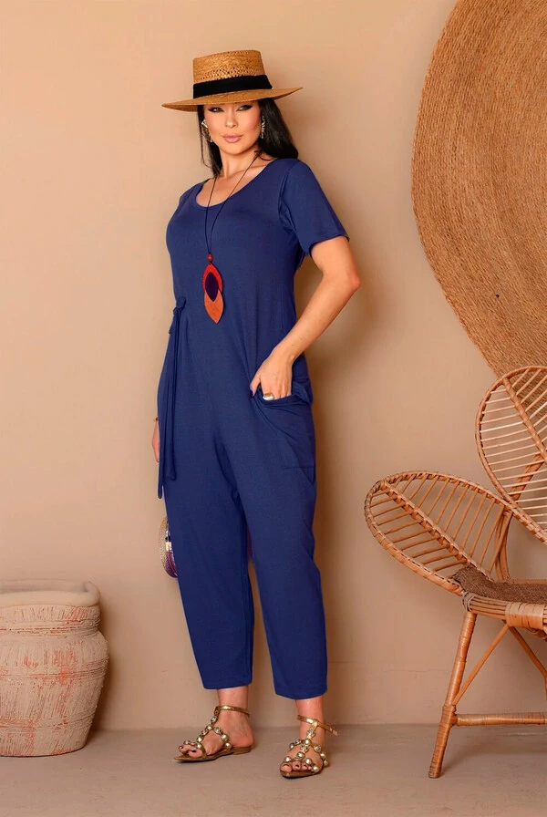 Macacão em malha crepiada com amarração Encanto