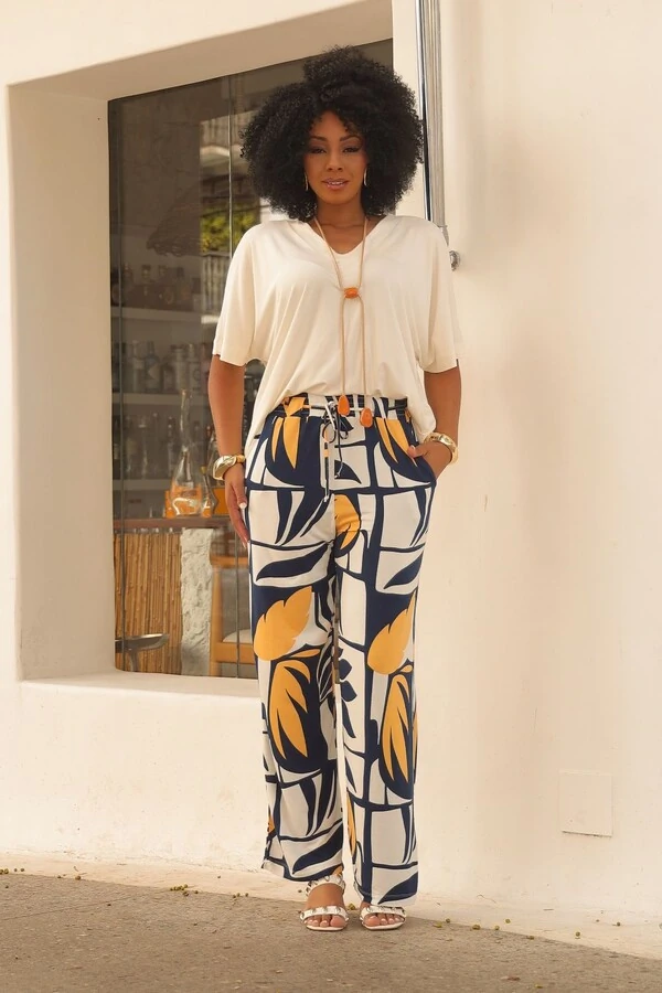 Calça em malha crepiada Olyra com cordão na cintura