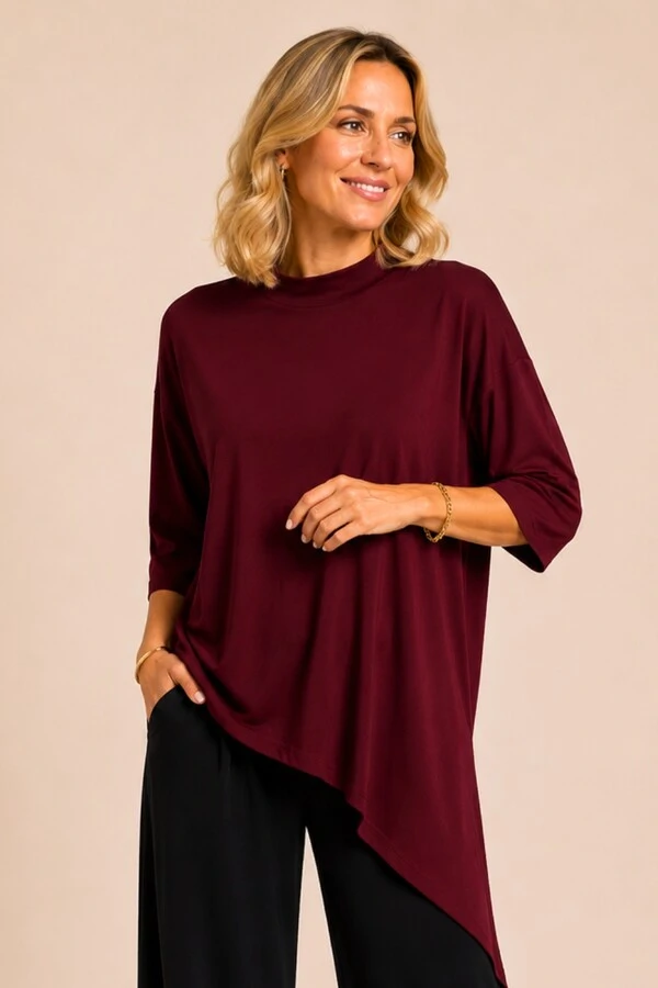 Blusa Livia com golinha assimétrica em malha