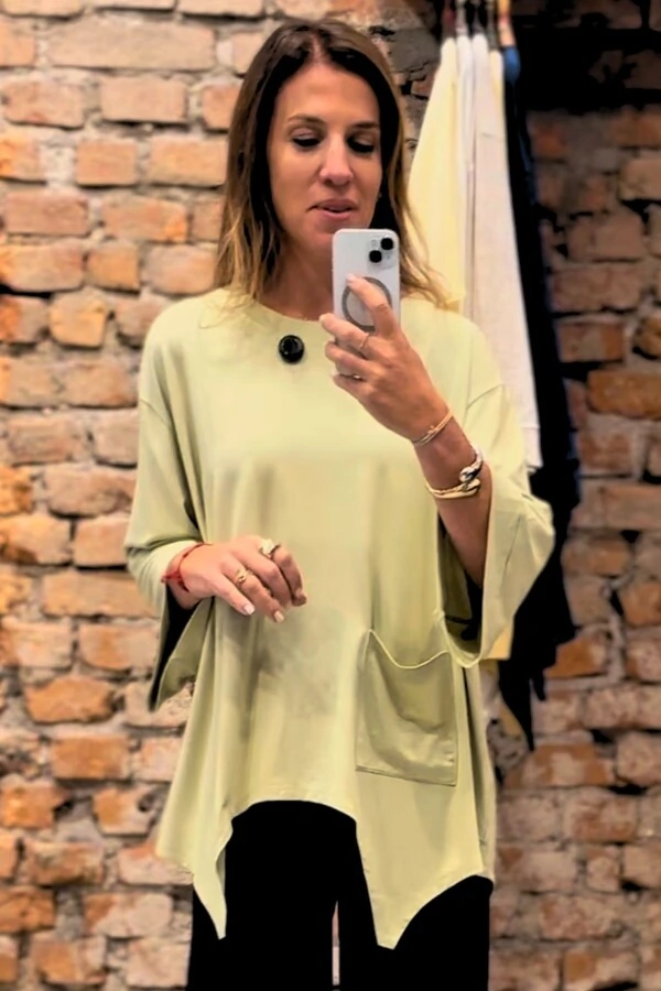 Blusa Assimétrica com bicos em malha Mila