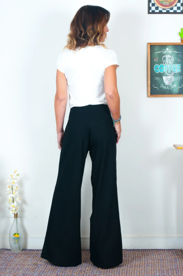 Calça Pantalona Sara em Crepe Soft