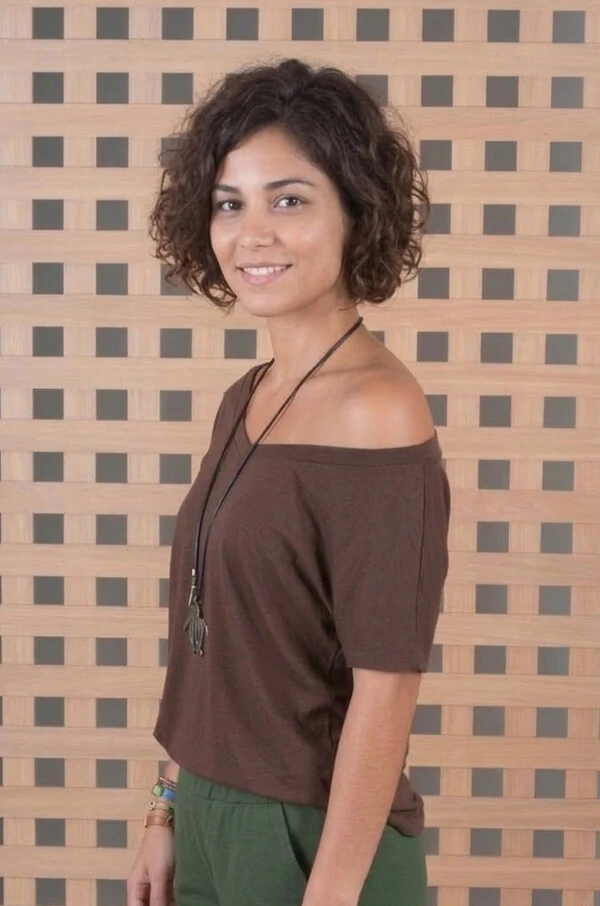 Blusa Decote V Frente e Costas