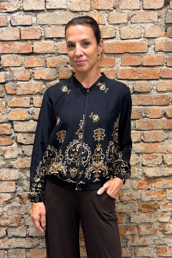 Jaqueta Corta Vento com ziper.