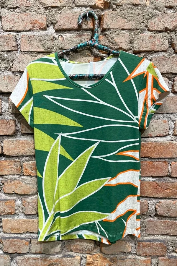 Blusa Básica Manga Curta Estampada