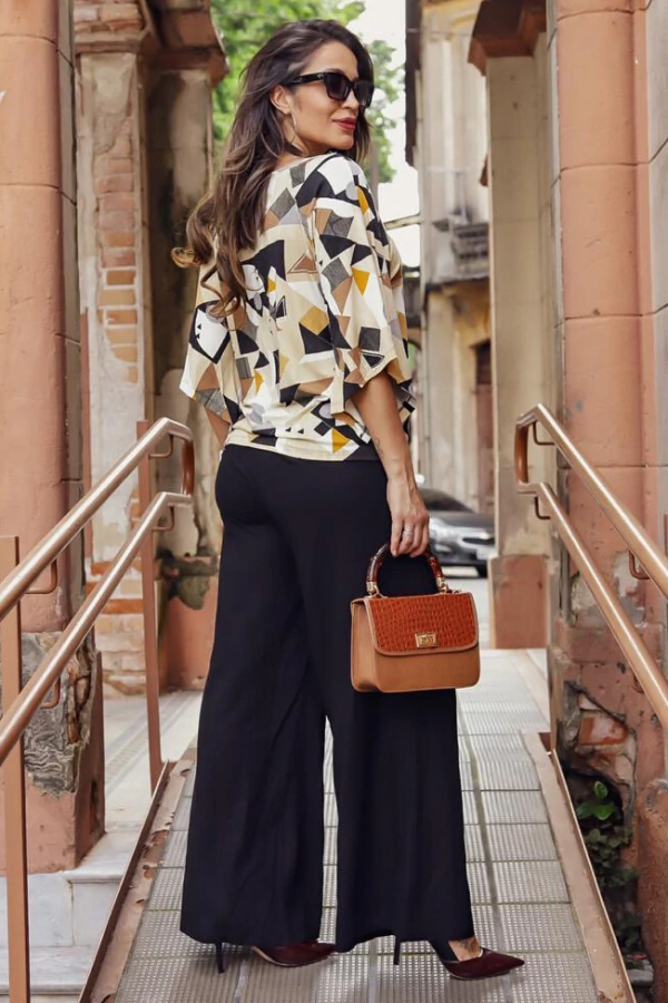 Calça Pantalona Sara em Crepe Soft