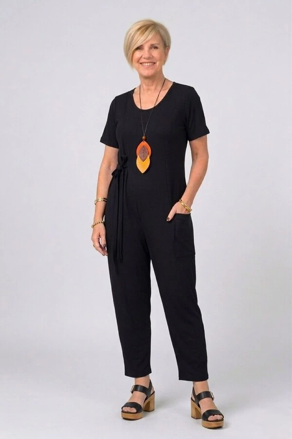 Macacão Encanto com amarração lateral em malha