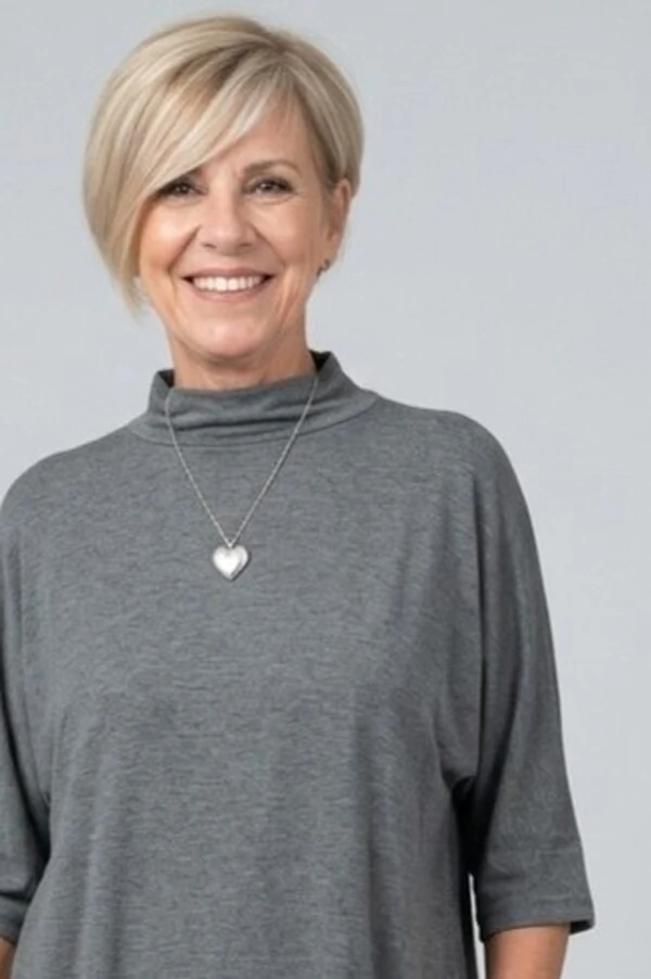 Blusa Livia com golinha assimétrica em malha