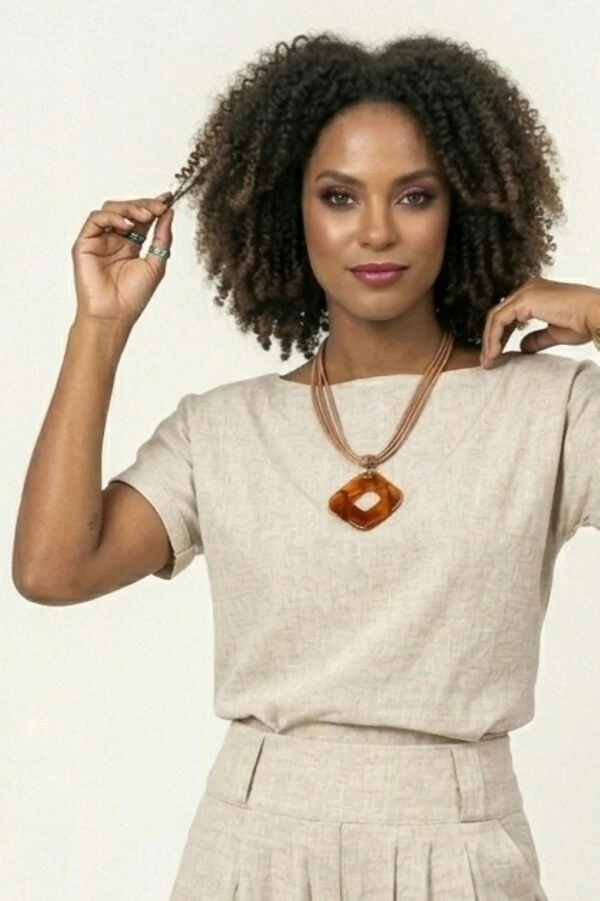 Blusa Decote Canoa Lisa