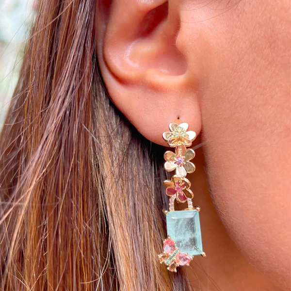 Argola floral retangulo blue borboletas banhado a ouro