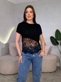 Blusinha Assimétrica Detalhe Em Renda Cristiana