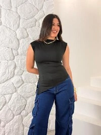 Blusinha Assimétrica Sem Mangas Nayara