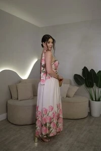 Vestido Tomara Que Caia Com Gola Lenço Floral Lia