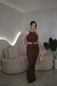 Conjunto Cropped E Saia Midi Alora