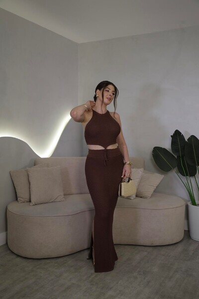 Foto Conjunto Cropped E Saia Midi Alora