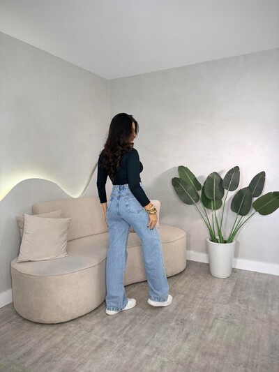 Foto Calça Jeans Wide Leg Básica Astri